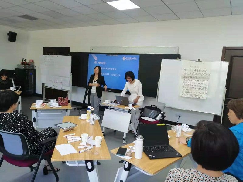 池老师给大家带来的都是“干货”满满，通过学习我们的老师们增长了知识，开阔了眼界，大家收获颇丰。学校管理教研部的从春侠主任代表大家向池老师表达了由衷的感谢，也希望池老师有机会能再来为大家带来更精彩的课程。（供稿：学校管理教研部）