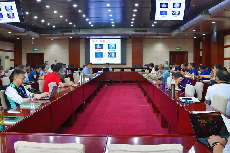 秦龙老师分别从保持兴趣、集中方向,坐冷板凳、阳光乐观,无比坚定、极其用心,全力以赴、永不放弃,做强业务、守住良心,换位思考、真心服务等方面谈了自己的体会。 秦龙老师分别从保持兴趣、集中方向,坐冷板凳、阳光乐观,无比坚定、极其用心,全力以赴、永不放弃,做强业务、守住良心,换位思考、真心服务等方面谈了自己的体会。