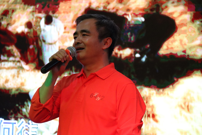 李宇宁演唱《鸿雁》。