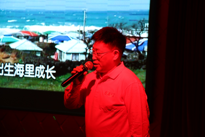 赵宏强演唱《大海啊 故乡》。