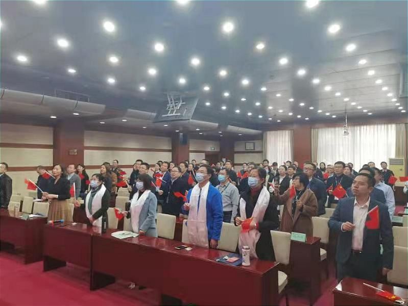 文化沙龙中，一张张美丽图片、一个个精彩故事，展示了新发展理念在中华大地上结出的累累硕果，体现了学员们对教育服务区域发展的自觉担当，彰显了我们前所未有的文化自信。整场沙龙气氛热烈、掌声不断、其乐融融，活动在全体齐唱《我和我的祖国》的激昂歌声中圆满结束。（撰稿：四班学习委员，宁波大学医学院党委常务副书记、副院长 赵基源；摄影：四班班长，天津财经大学财税与公共管理学院党委书记、院长 陈旭东；审稿：四班班主任 赵玄）