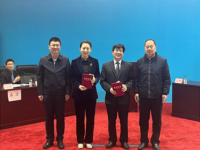 廖志平、张婷婷获得最佳辩手称号。