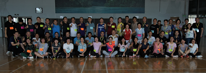 为丰富学员课余文化生活，培养学员的合作意识和团队精神，9月6日，第六十八期高校领导干部进修班（高职第十二期）组织全体学员在国家教育学院体育馆三层羽毛球室开展素质拓展活动。活动由总班体育委员、广东体育职业技术学院党委副书记胡卫星主持，各分班体育委员担任裁判。