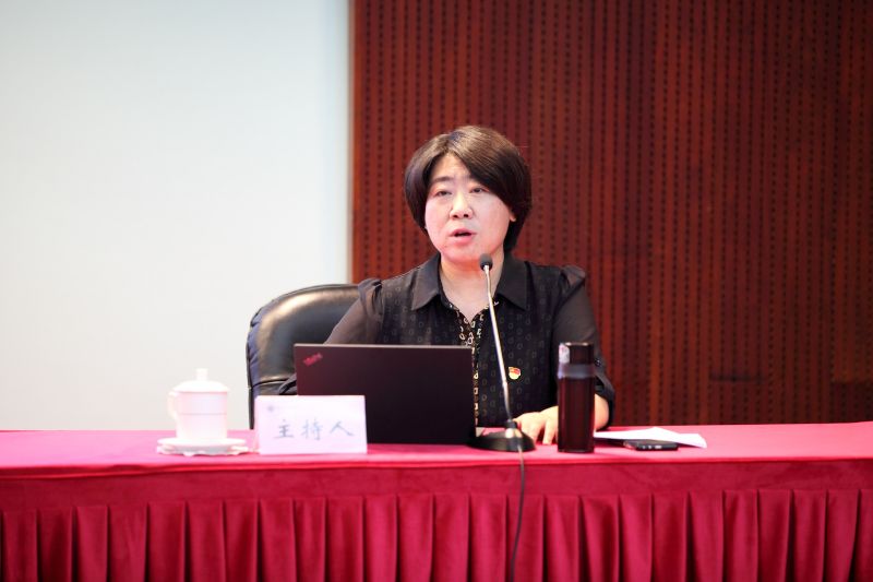 论坛由学员、中国人民大学马克思主义学院党委书记、常务副院长王易主持。