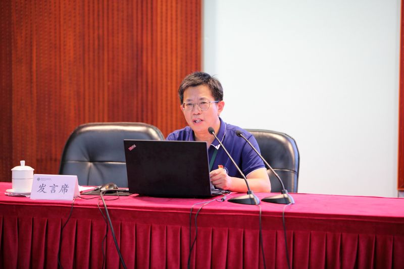华中师范大学文学院党委书记朱庆海从把握方向、带好队伍、营造环境、推动发展等方面，介绍了他所在的华中师范大学文学院开展党建工作的体会。