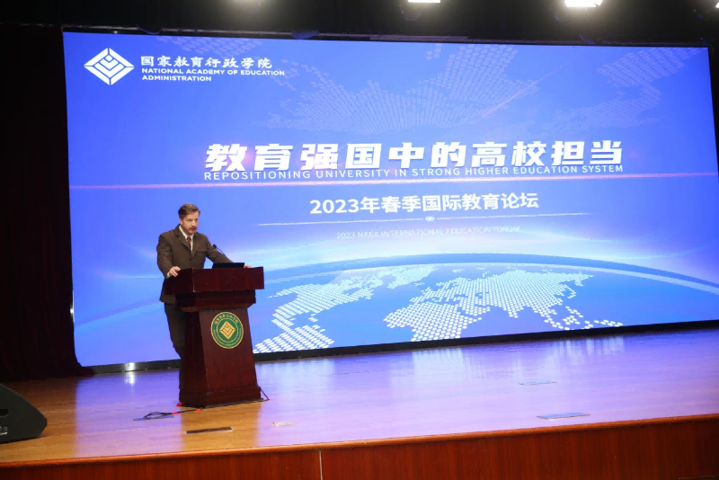芬兰驻华使馆教育参赞欧力（Olli Suominen）做主旨演讲。