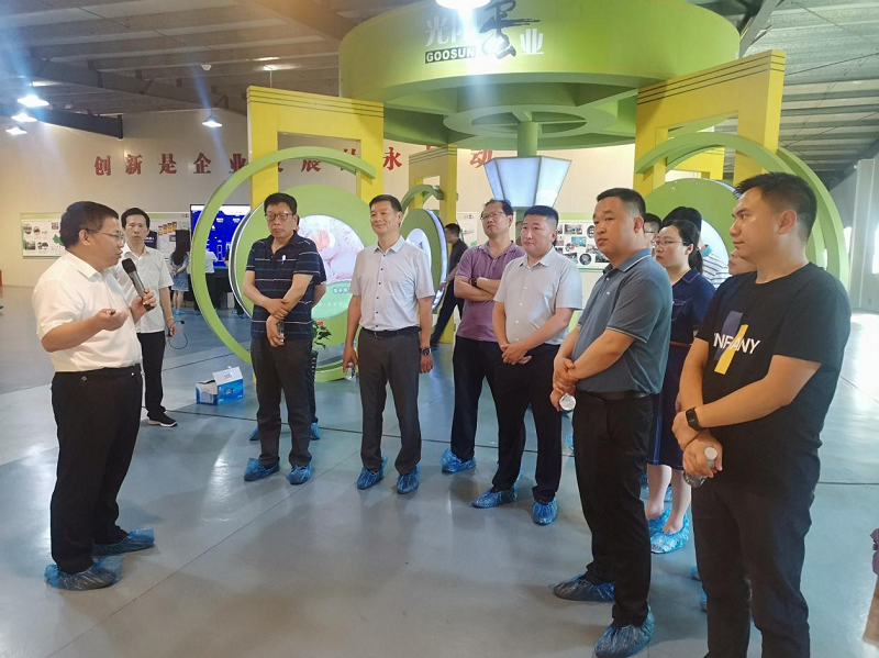 调研团在乡村振兴基地光阳蛋业公司。通过调研学习，全体学员不仅开阔了视野、拓宽了思路，也在这片流淌着红色基因的闽江热土上进行着新时代职业教育的探索之旅。（撰稿：学员 贵州航空职业技术学院党群工作部部长 刘春燕；审稿：分班主任 教育行政教研部 李虔）