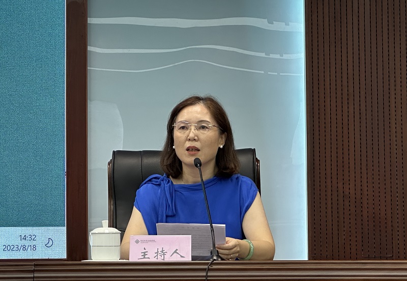 8月18日下午，第七期全国职业院校领导班子办学能力提升专题研修班举行学员论坛，八位学员围绕中职学校办学经验、问题与思考进行交流。学员论坛由本期班副班长、湖北省邮电学校党委书记、校长于熔主持。