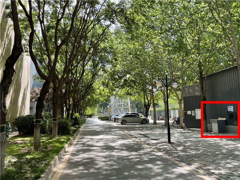 根据学院党史学习教育“悟思想、办实事、开新局”要求，后勤管理服务中心重视将党史学习和后勤工作紧密结合，积极开展各项“我为群众办实事”实践活动，不断提高后勤服务保障精准化、精细化水平。日前，根据教职工需求，在院党委的重视支持下，后勤中心因地制宜在学院体育馆南侧建成洗车区，并购置节水自助洗车设备一套，为教职员工和参训学员提供快捷方便的自助洗车服务。